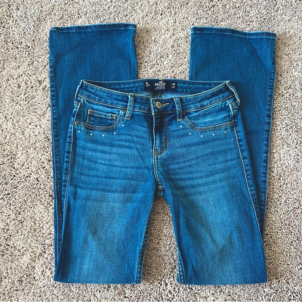 Low-rise bootcut jeans